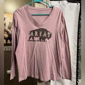 Ariat Relaxed Fit V-neck Long Sleeve